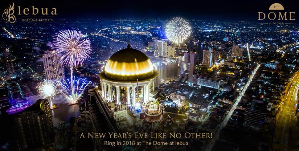 Принесите Новый год в одном из многочисленных оживленных баров Бангкока на крыше, глядя на сверкающий городской горизонт, украшенный для Нью-Йорка